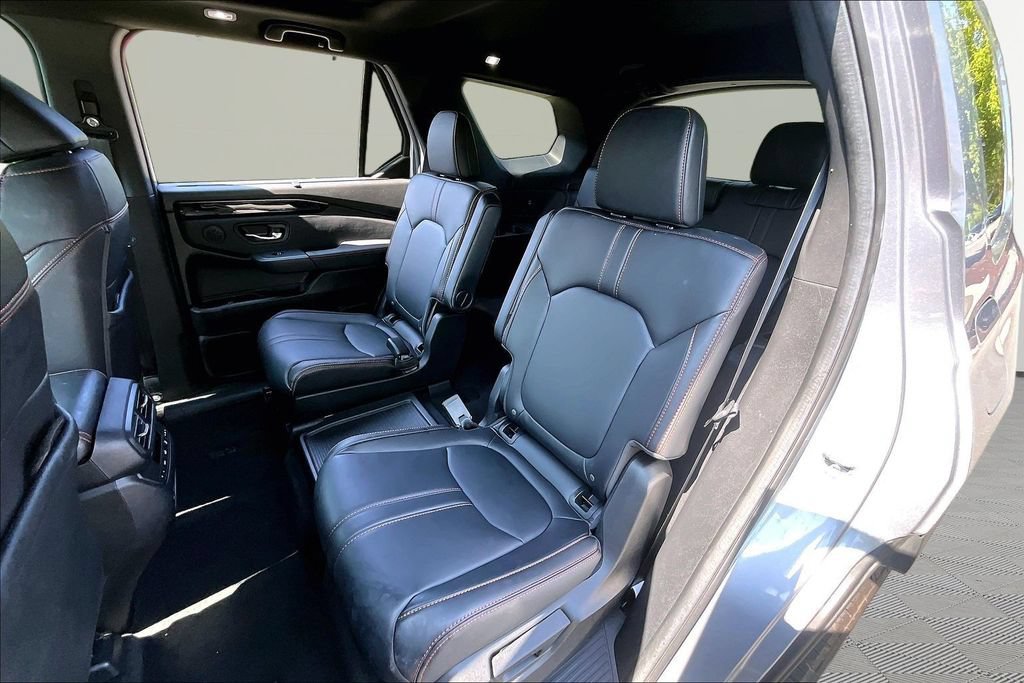Certified 2025 Honda Pilot TrailSport image 16