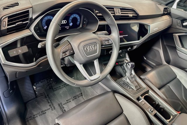 Used 2025 Audi Q3 2.0T Premium w/ Black Optic Sport Package AWD/4WD image 9