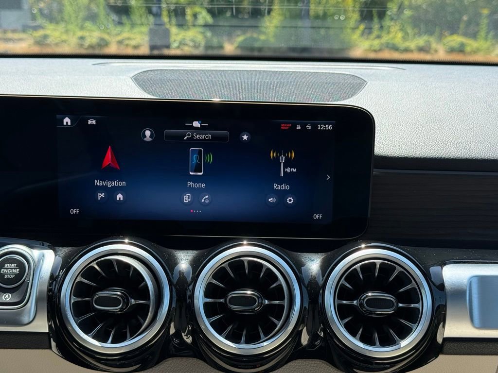 Used 2025 Mercedes-Benz GLB 250 4MATIC image 24