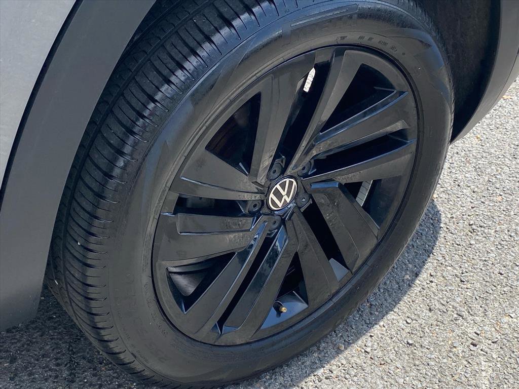 Certified 2023 Volkswagen Atlas Cross Sport SE w/ Panoramic Sunroof Package AWD/4WD image 21