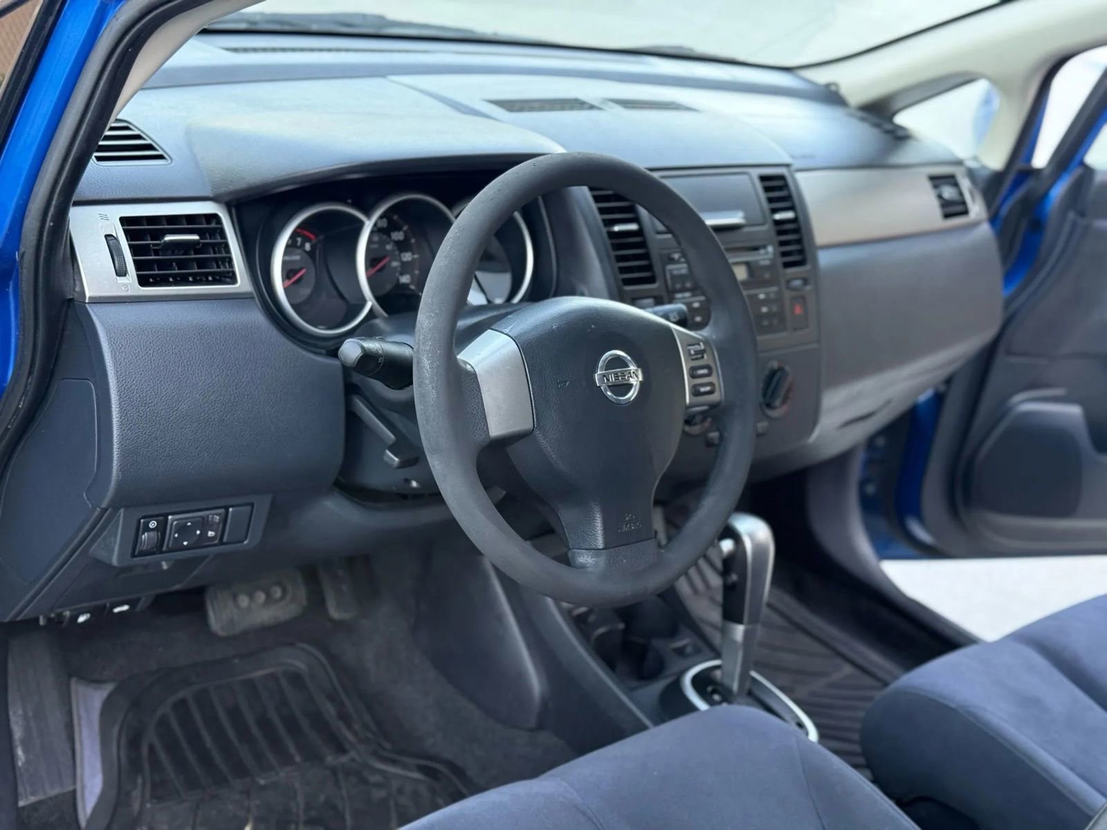 Used 2009 Nissan Versa 1.8 S w/ PWR Pkg image 12