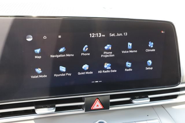Used 2025 Hyundai Elantra SEL FWD image 30