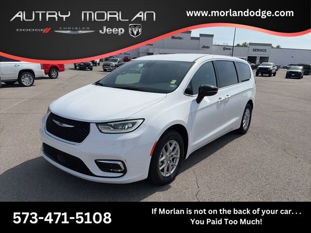 Used 2025 Chrysler Pacifica Select image 1