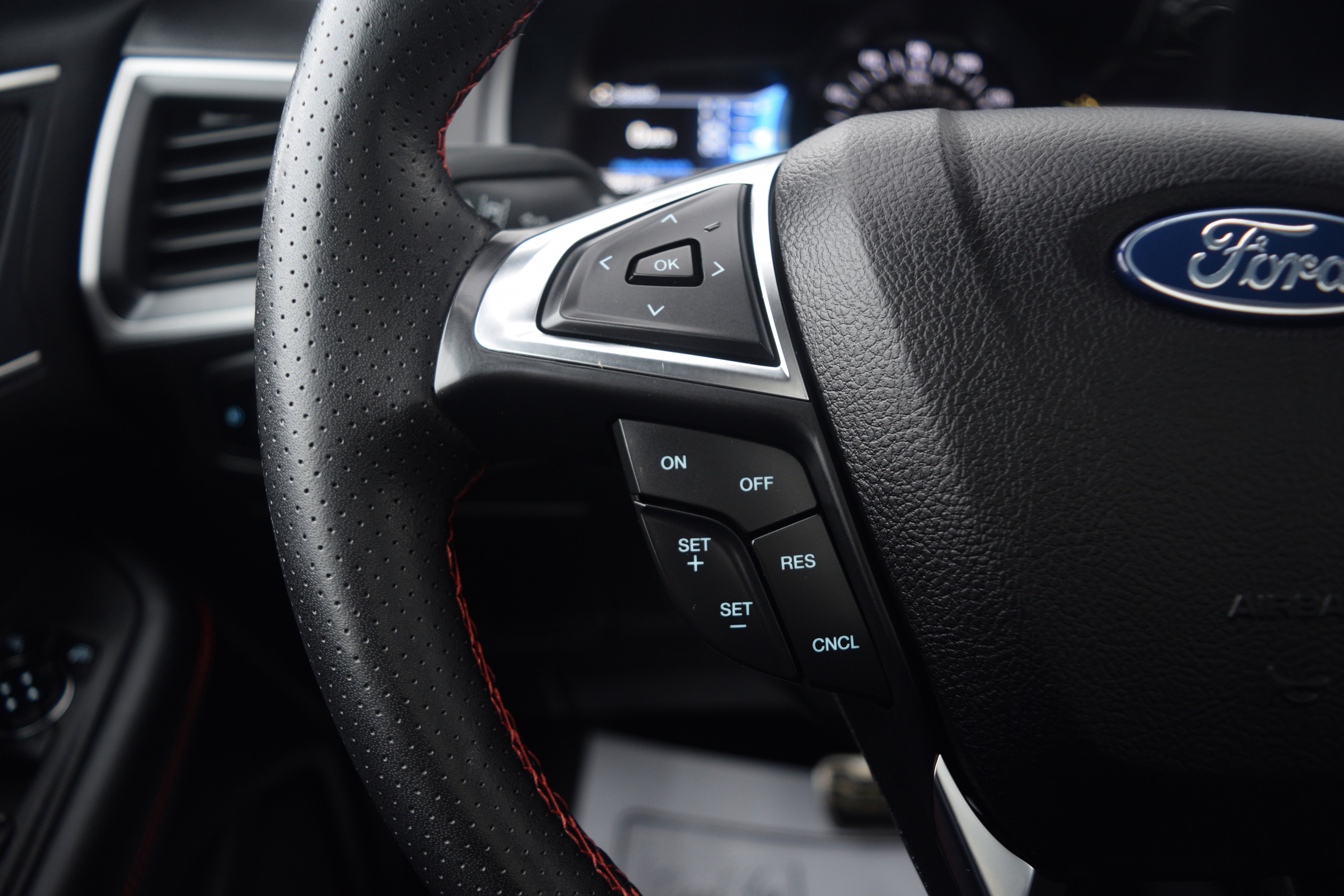 Used 2023 Ford Edge ST-Line image 6