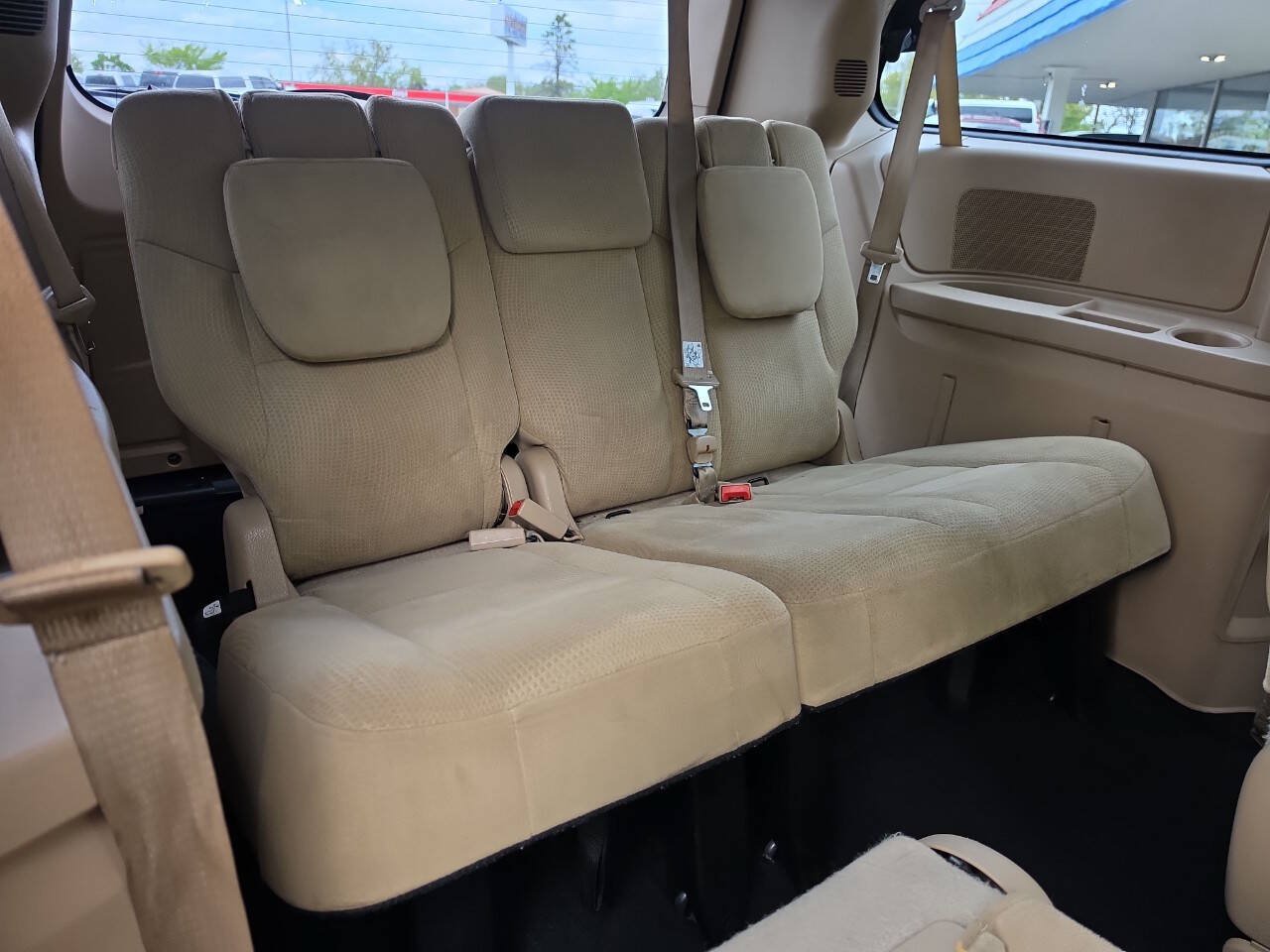 Used 2015 Dodge Grand Caravan American Value Package FWD image 24