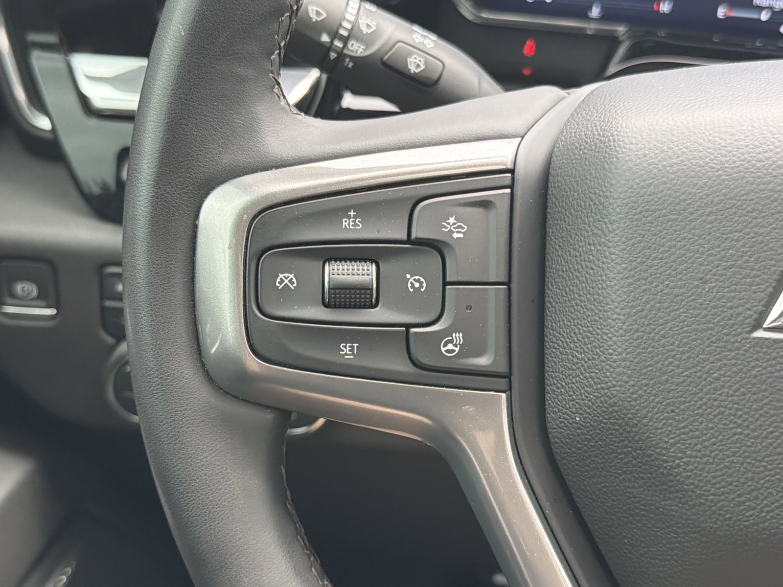 Used 2025 Chevrolet Silverado 2500 LTZ w/ LTZ Plus Package AWD/4WD image 18