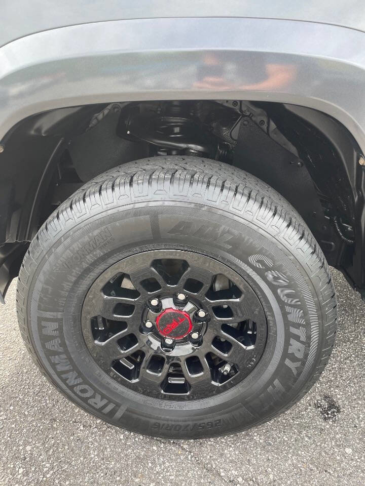 Used 2019 Toyota Tacoma TRD Sport AWD/4WD image 19
