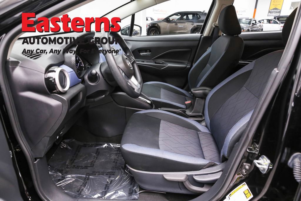 Used 2023 Nissan Versa SV image 14