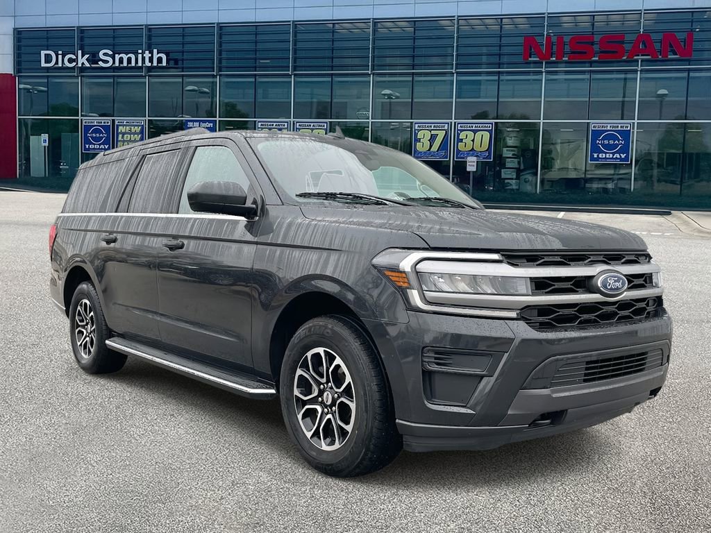 Used 2023 Ford Expedition Max XLT image 1