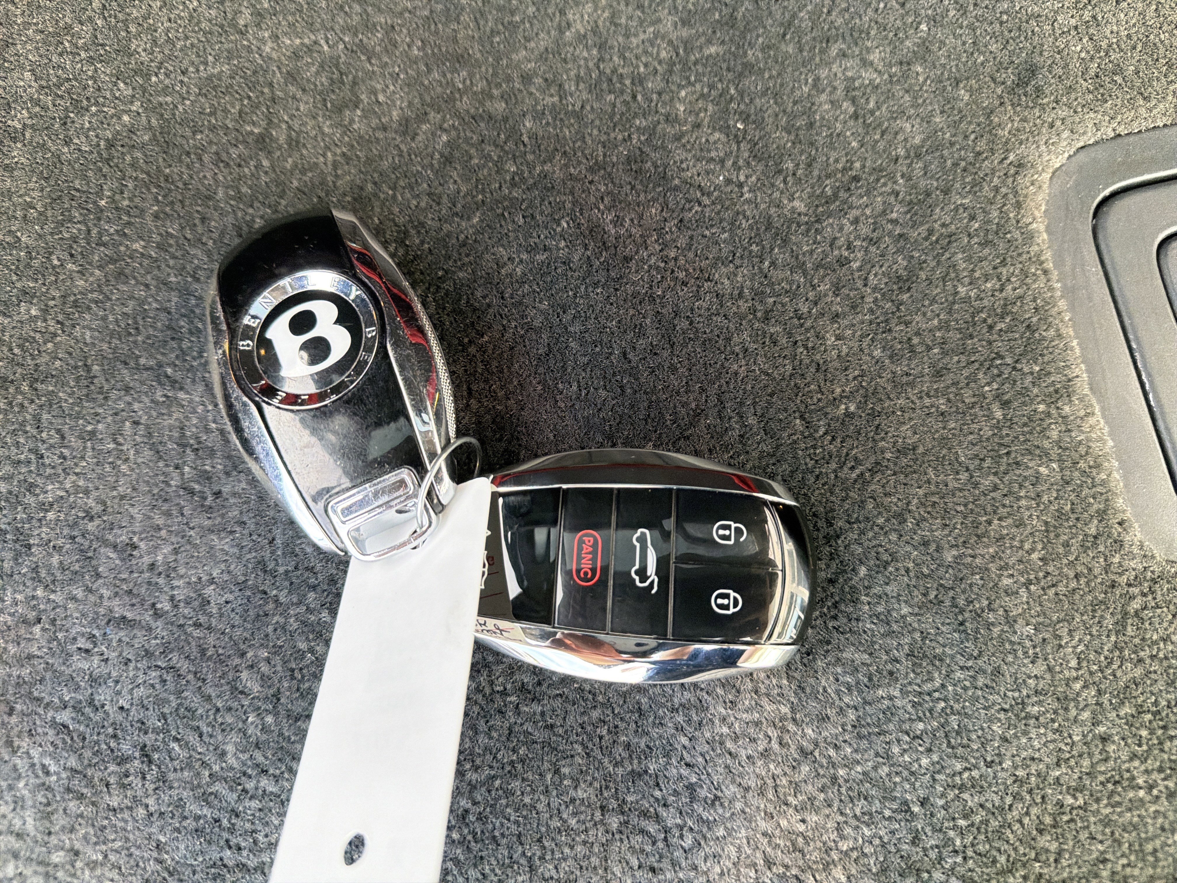 Used 2023 Bentley Bentayga Extended Wheelbase AWD/4WD image 29