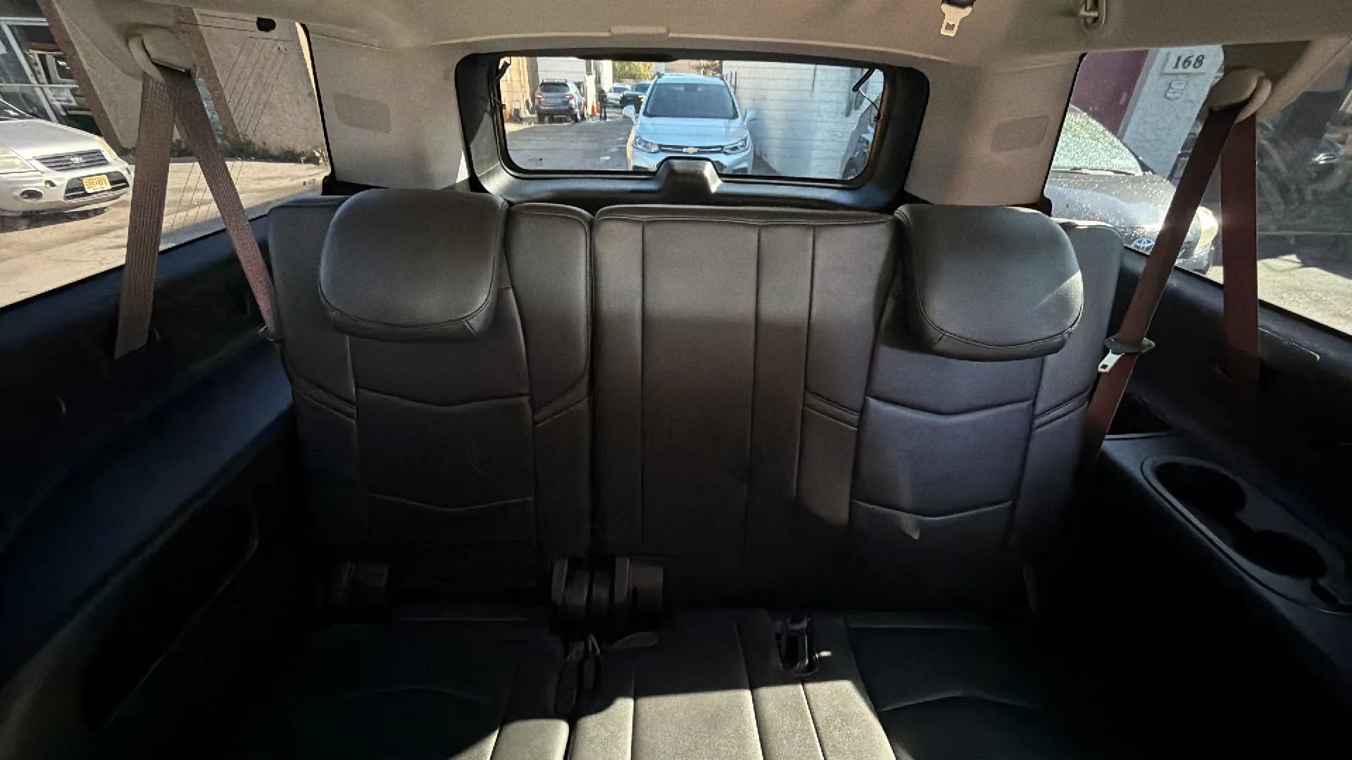 Used 2017 Cadillac Escalade ESV Premium Luxury AWD/4WD image 28