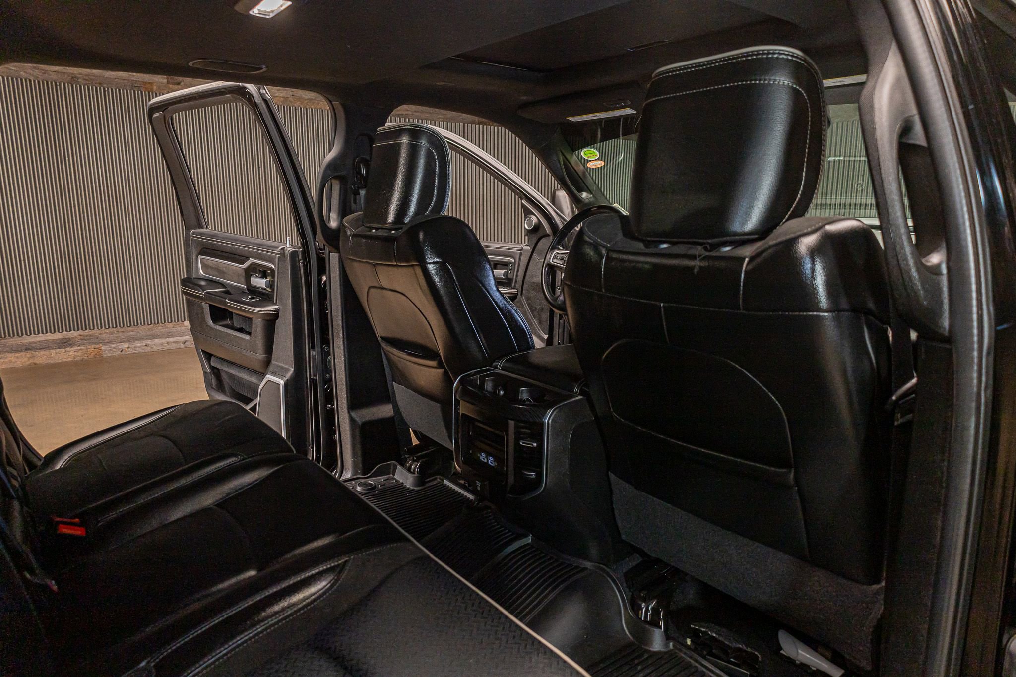 Used 2024 RAM 3500 Laramie w/ Night Edition AWD/4WD image 25