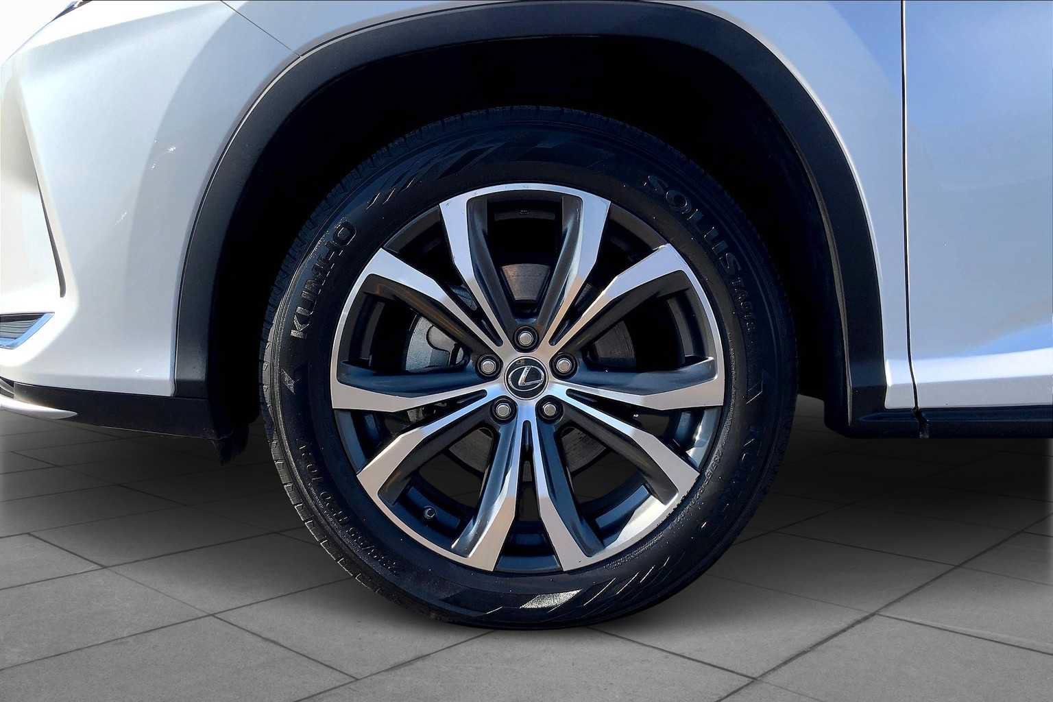 Used 2020 Lexus RX 450hL AWD w/ Premium Package image 10