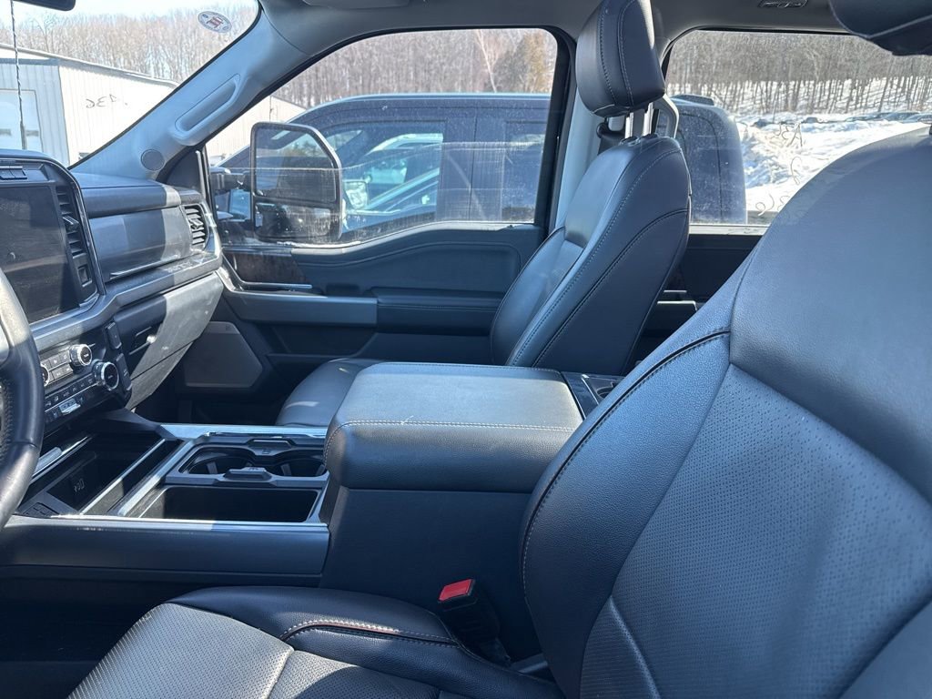 Used 2024 Ford F250 Lariat w/ Black Appearance Package image 2