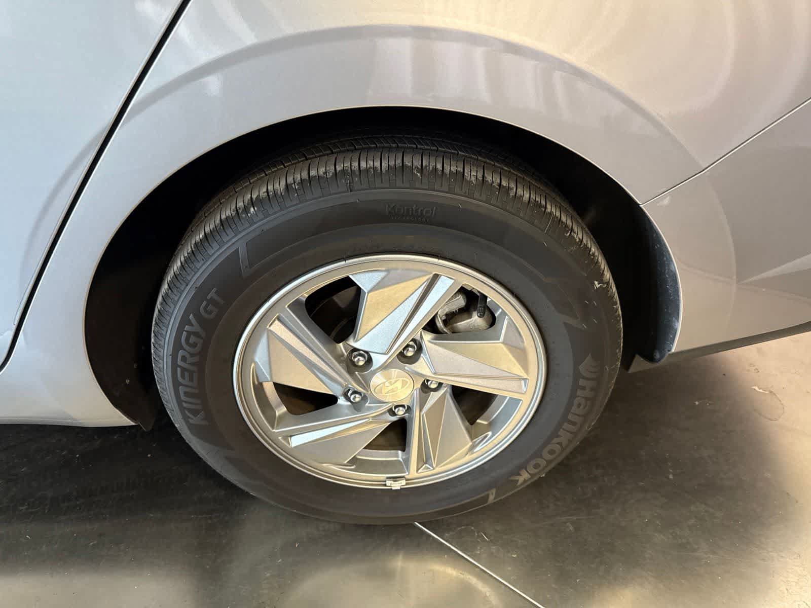Certified 2026 Hyundai Elantra SE FWD image 10