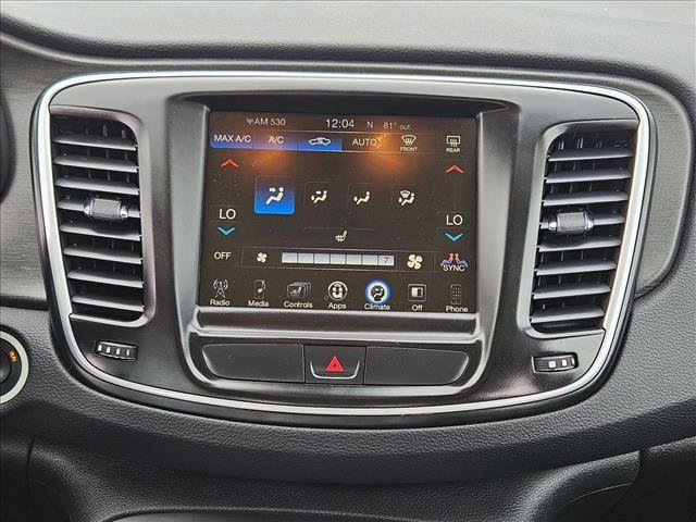 Used 2016 Chrysler 200 Limited w/ Convenience Group image 12