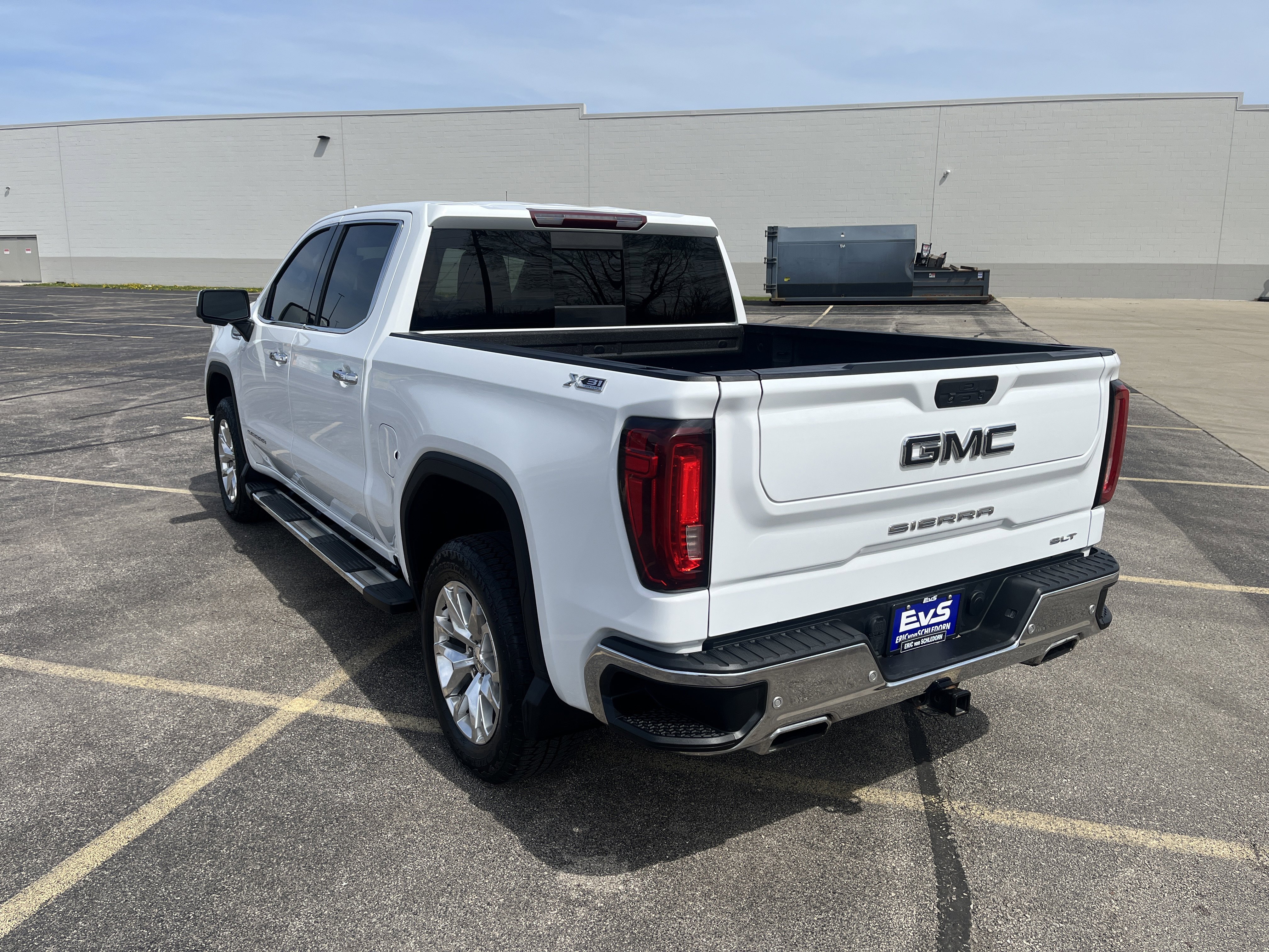 Used 2022 GMC Sierra 1500 SLT w/ SLT Premium Plus Package AWD/4WD image 4