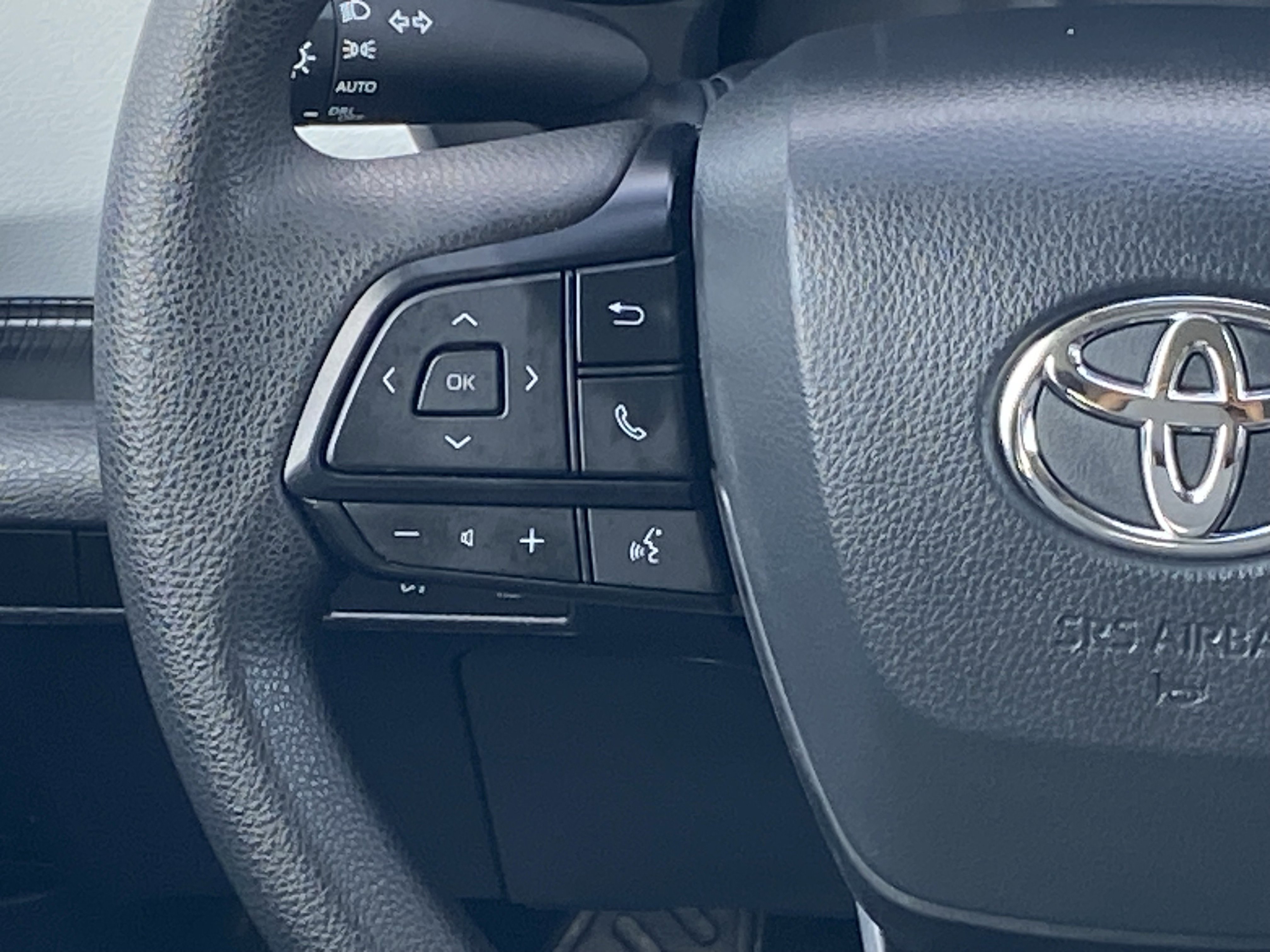 Certified 2025 Toyota Sienna LE FWD image 18