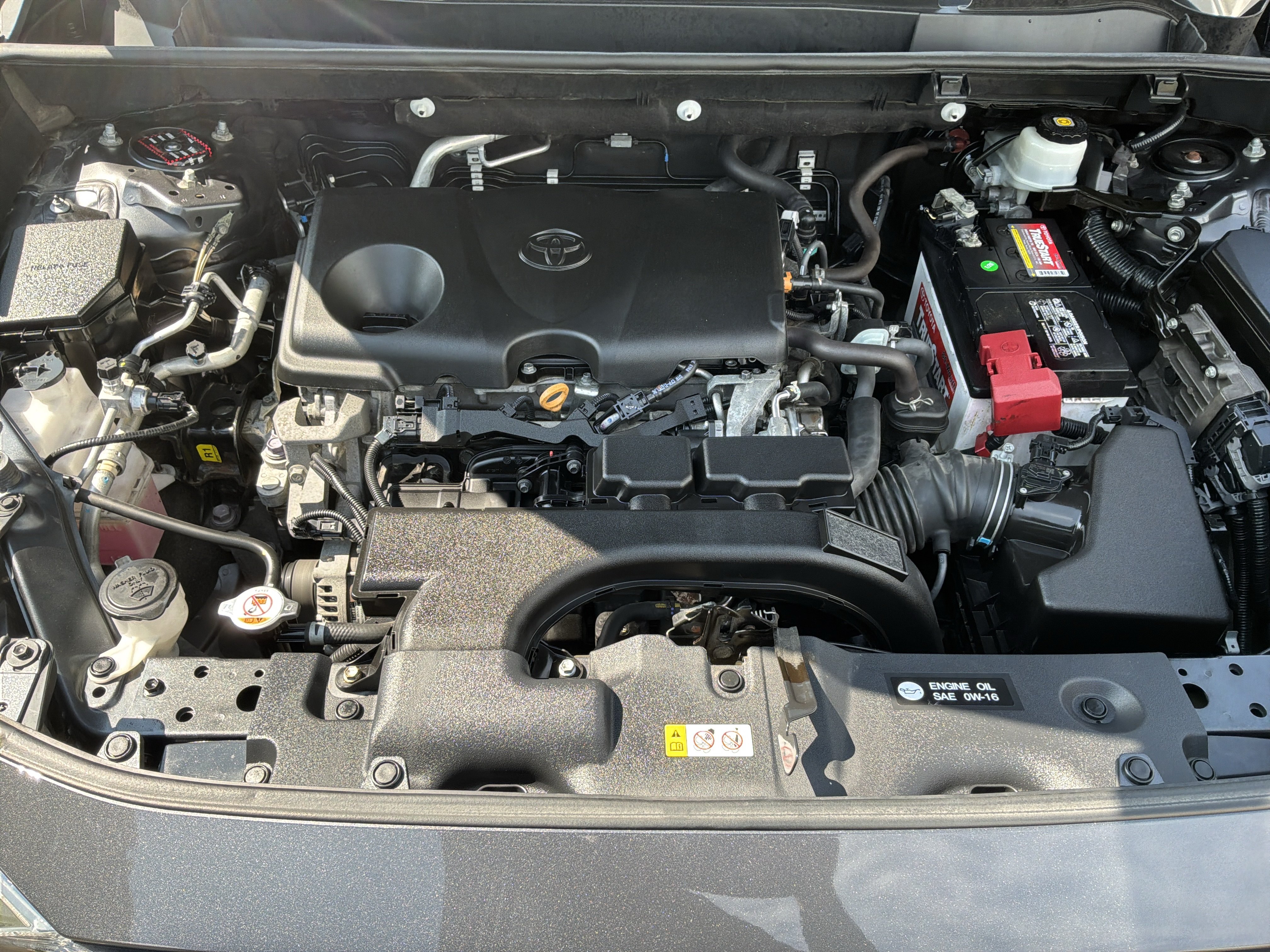 Used 2021 Toyota RAV4 XLE AWD/4WD image 33