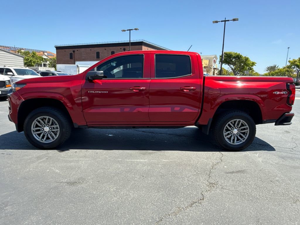 Used 2023 Chevrolet Colorado LT AWD/4WD image 7
