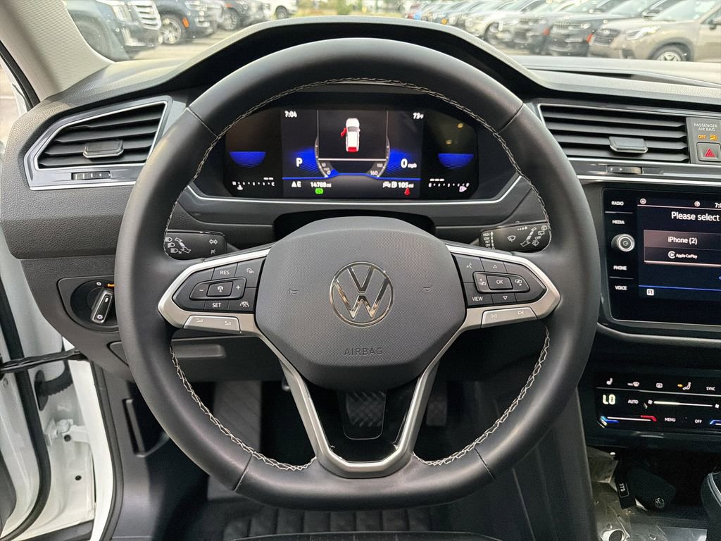 Used 2024 Volkswagen Tiguan SE FWD image 25