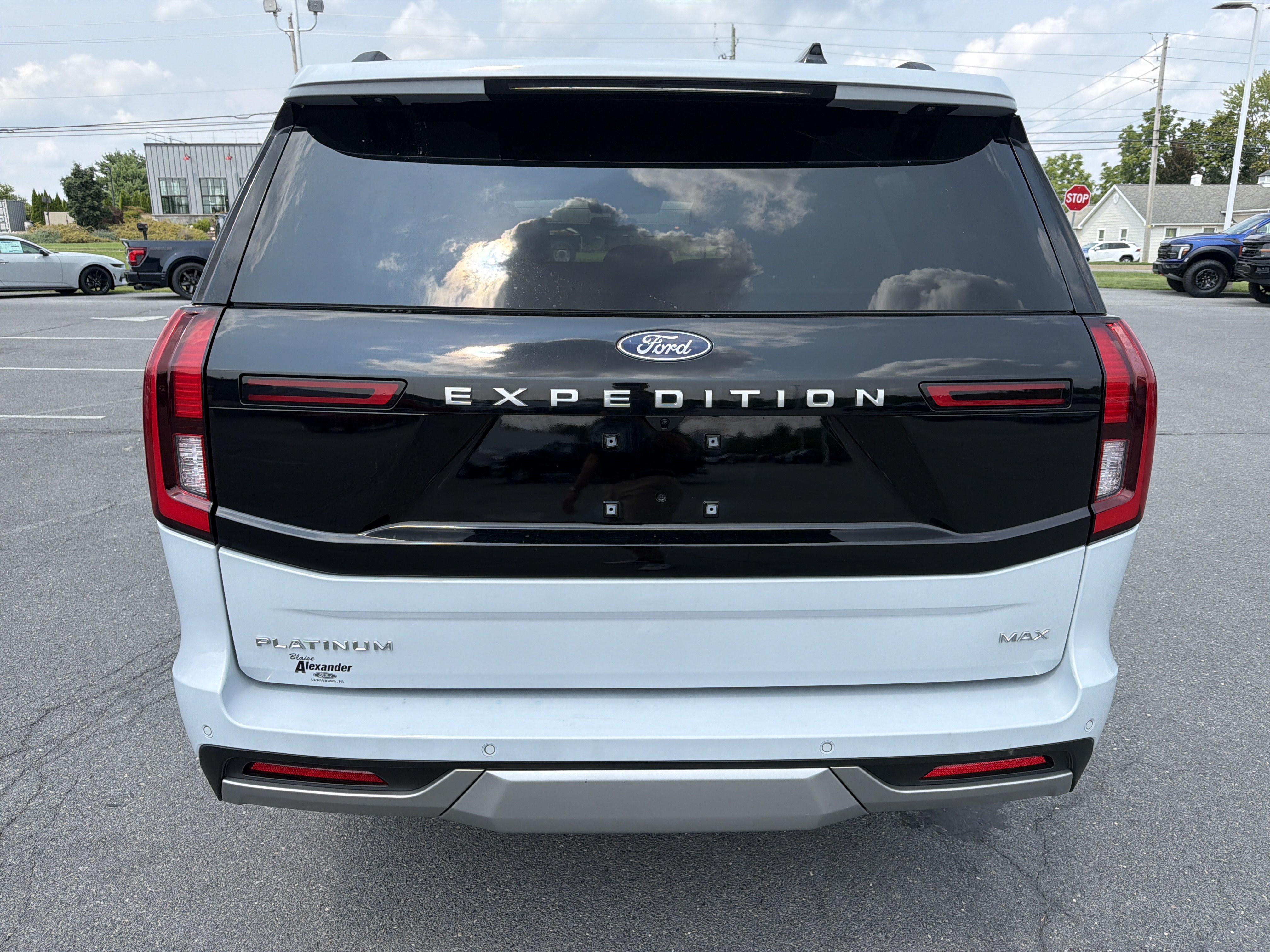 Used 2025 Ford Expedition Max Platinum w/ Driver's Package AWD/4WD image 4