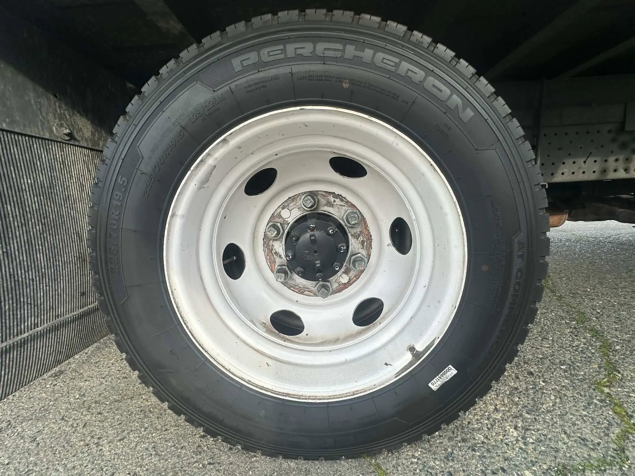 Used 2020 Isuzu NPR image 38