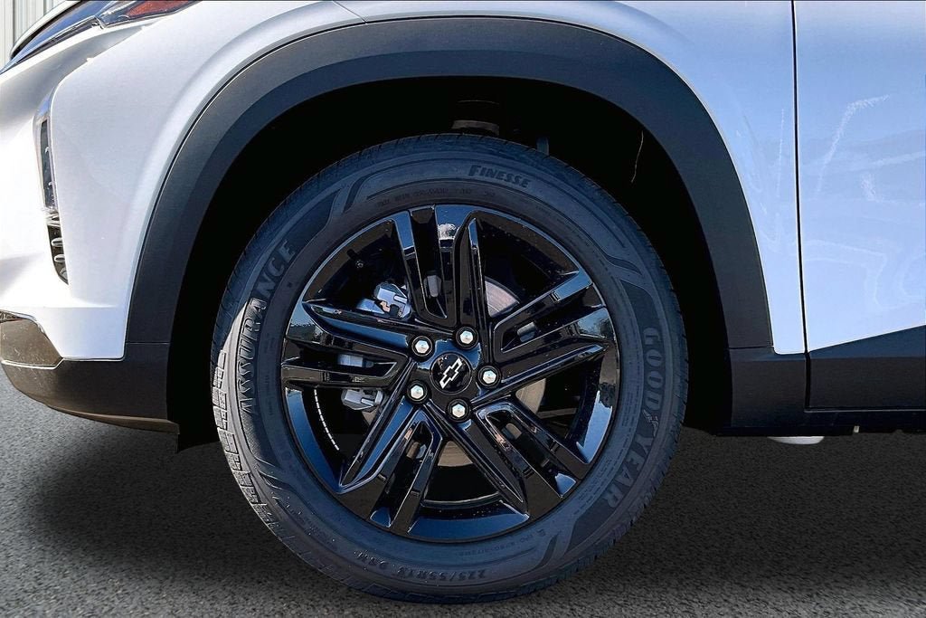 New 2026 Chevrolet Trax ACTIV w/ Sunroof Package FWD image 10