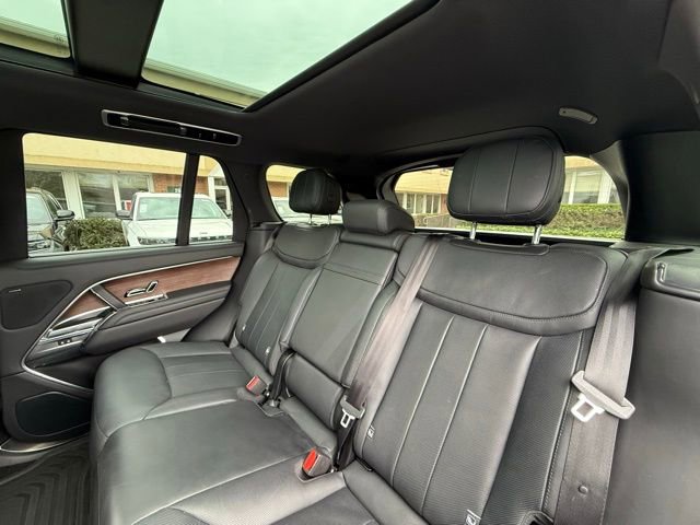 Used 2023 Land Rover Range Rover SE image 23