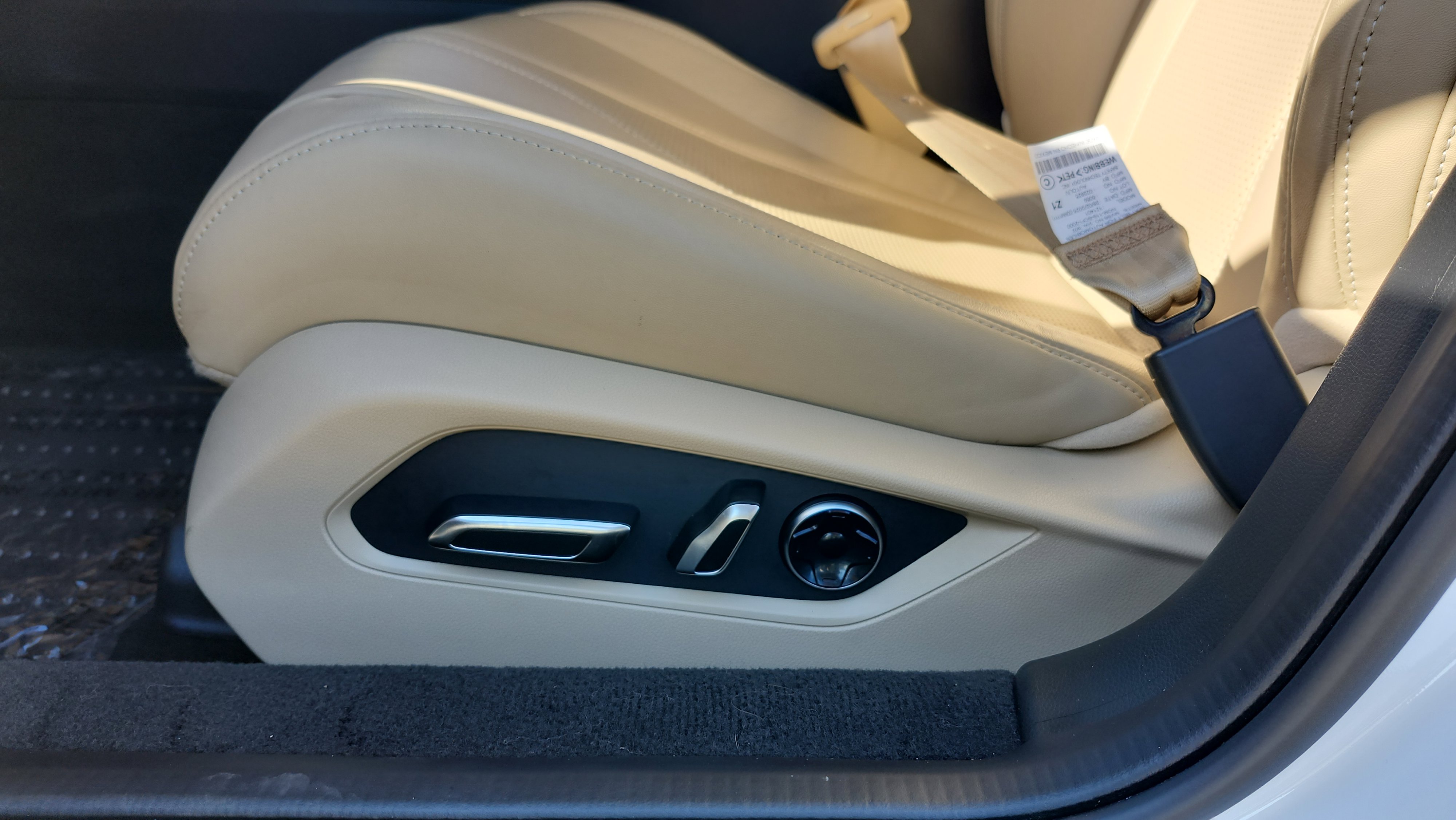 Certified 2025 Acura TLX w/ Technology Package image 11