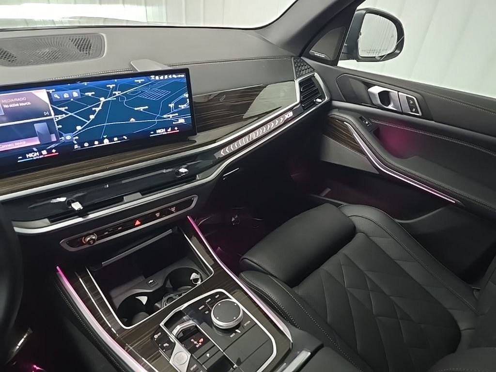 Used 2025 BMW X5 xDrive40i w/ Premium Package image 30