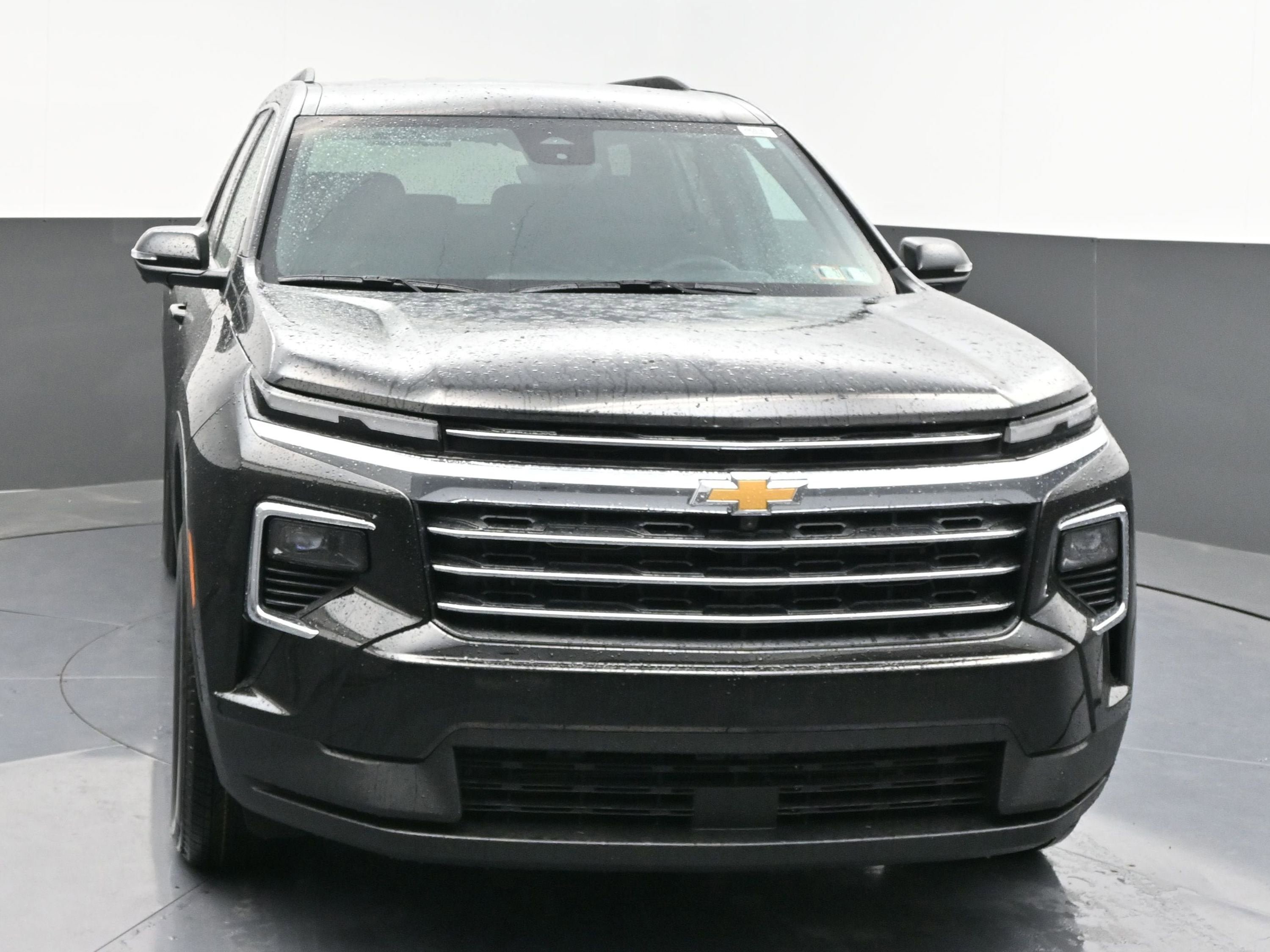 New 2026 Chevrolet Traverse LT w/ Driver Confidence Package AWD/4WD image 2