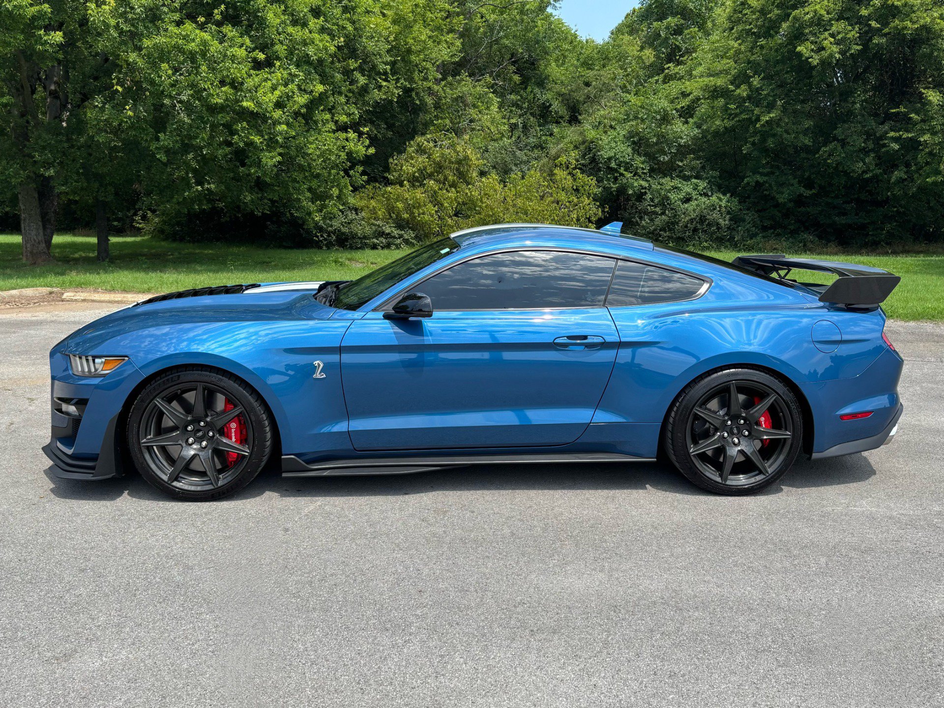 Used 2020 Ford Mustang Shelby GT500 w/ Carbon Fiber Track Pack RWD image 7