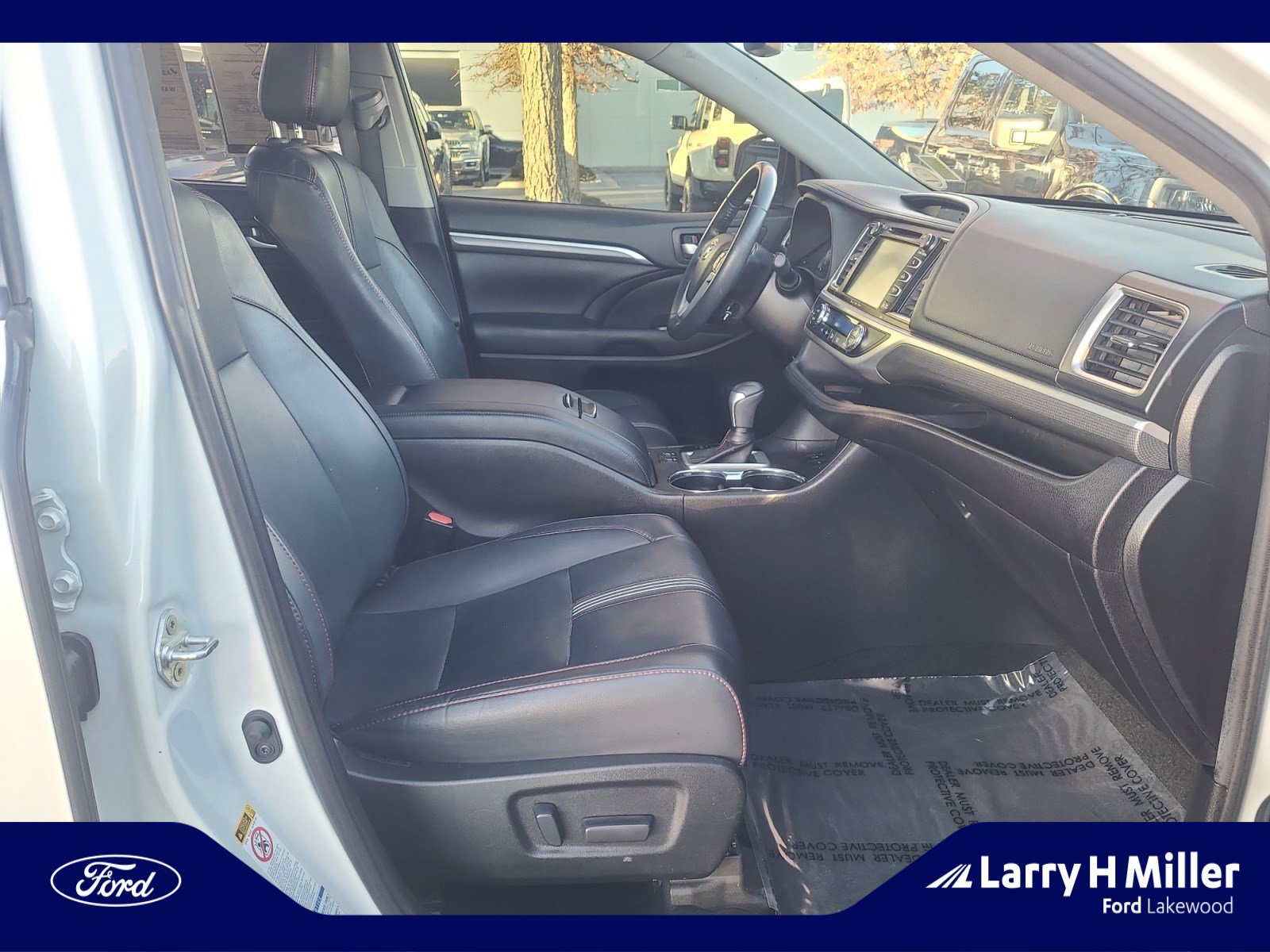 Used 2019 Toyota Highlander SE image 19