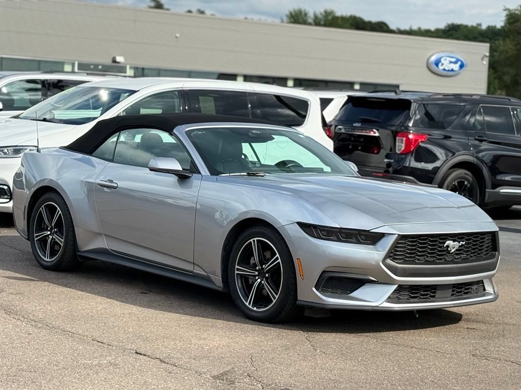Used 2025 Ford Mustang Premium RWD image 28