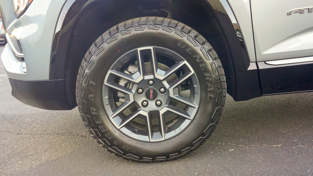 Used 2026 GMC Terrain AT4 AWD/4WD image 9