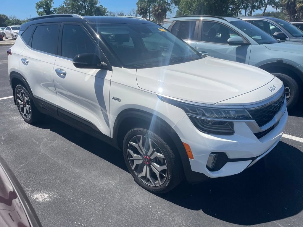 Certified 2022 Kia Seltos SX AWD/4WD image 3