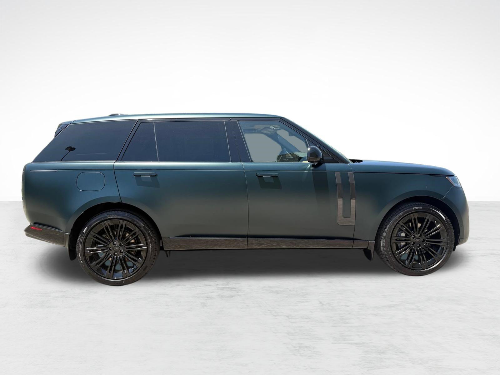 New 2026 Land Rover Range Rover Long Wheelbase SE AWD/4WD image 8