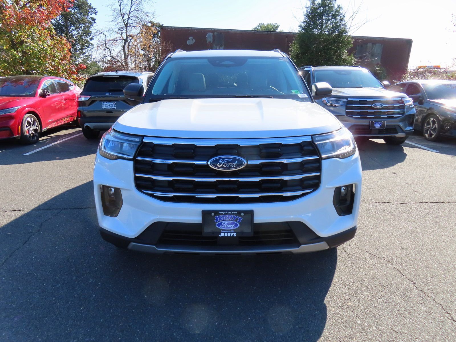 New 2026 Ford Explorer Active w/ Active Comfort Package image 2