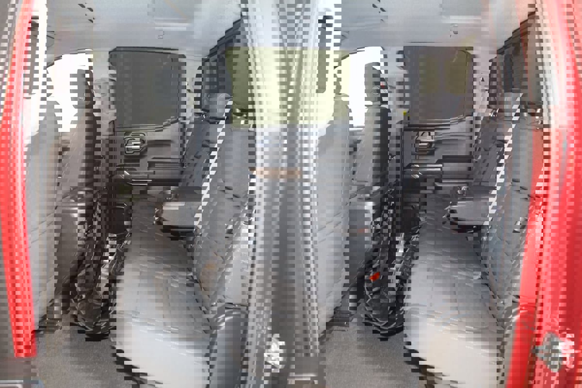 Used 2020 Chevrolet Silverado 1500 LT Trail Boss image 42