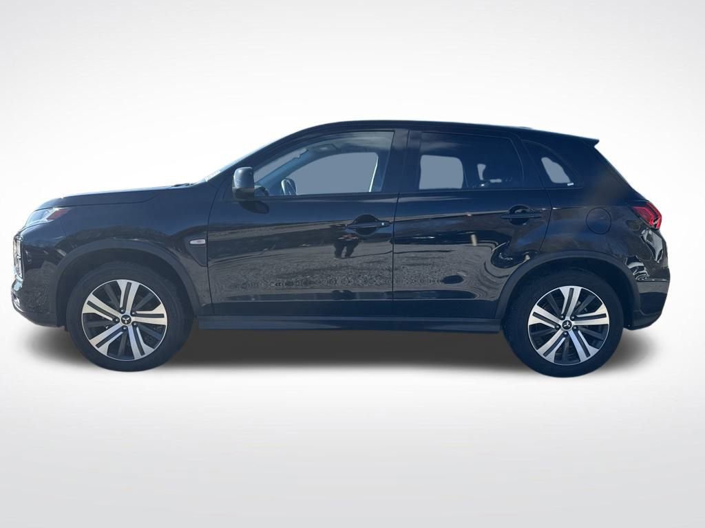 Used 2025 Mitsubishi Outlander Sport SE image 2