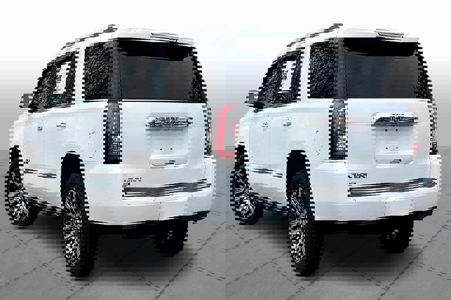 Used 2019 GMC Yukon Denali w/ Denali Ultimate Package image 11