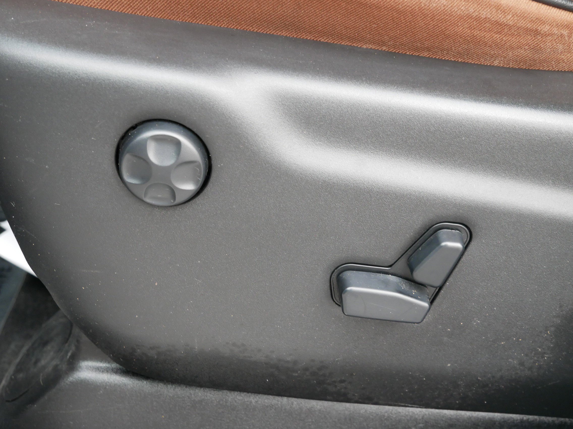 Used 2020 Jeep Grand Cherokee Overland image 7