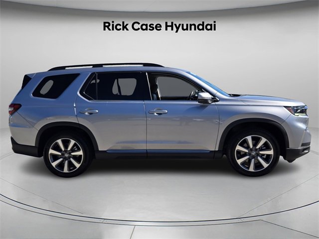 Used 2023 Honda Pilot Touring image 4