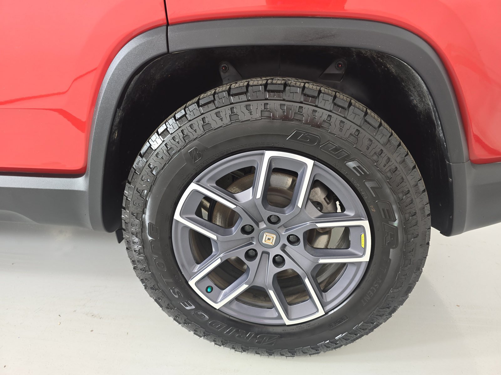 Used 2024 Rivian R1S Adventure Dual AWD/4WD image 10