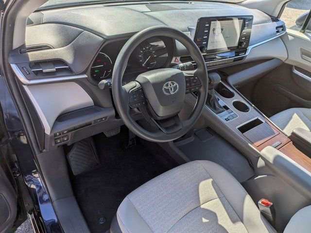 Certified 2024 Toyota Sienna LE image 14