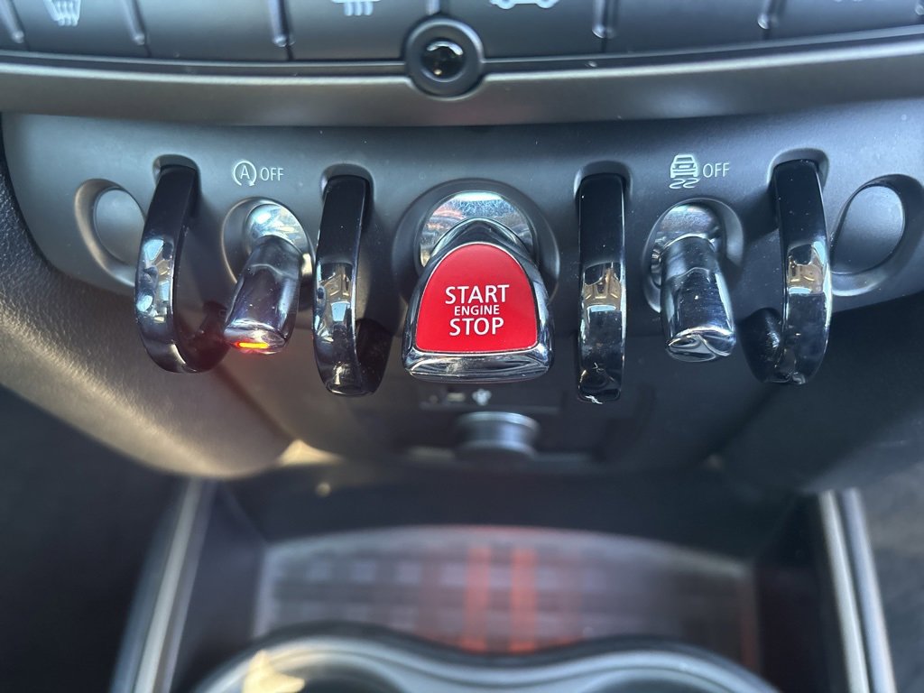 Used 2019 MINI Cooper Countryman w/ Premium Package image 32