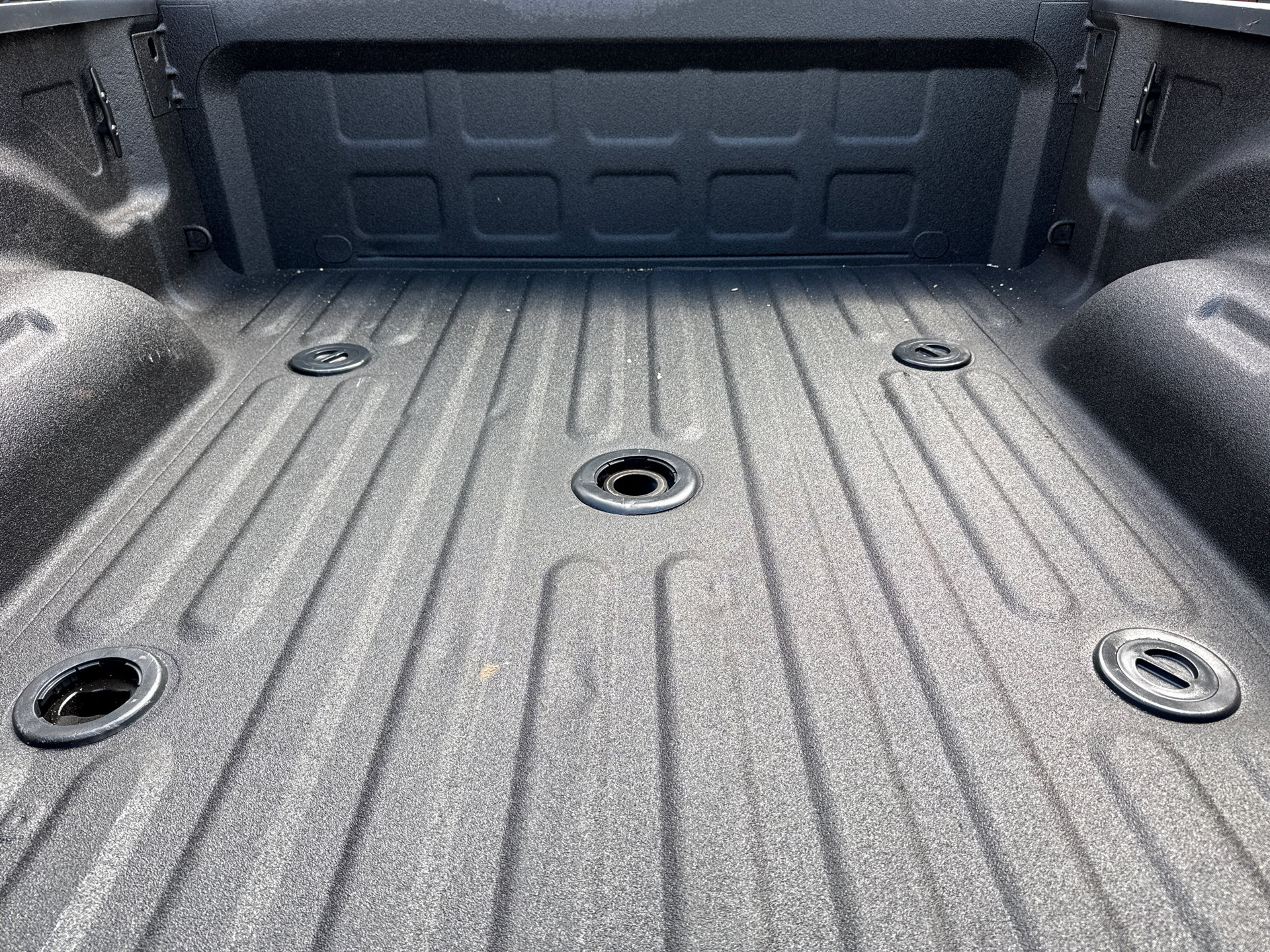 Used 2026 RAM 3500 Laramie AWD/4WD image 12