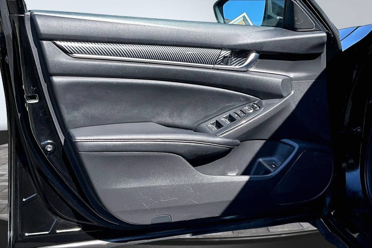Used 2021 Honda Accord Sport image 9
