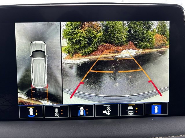 Used 2024 GMC Yukon XL SLT w/ SLT Premium Package image 43